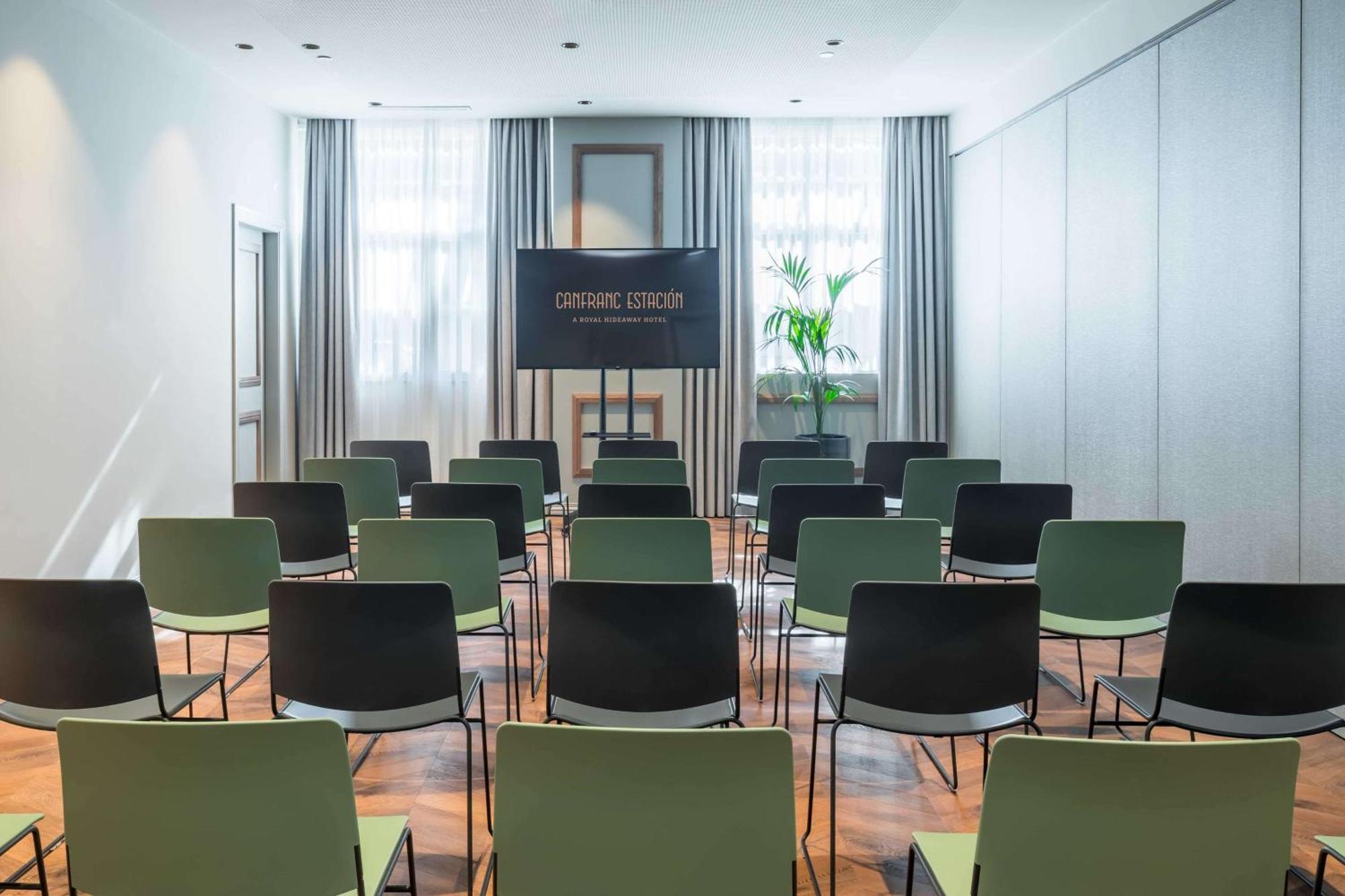 Canfranc Estacion, A Royal Hideaway Hotel - Gran Lujo Eksteriør bilde Meeting room