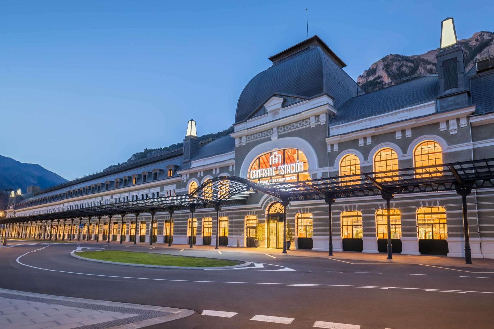 Canfranc Estacion, A Royal Hideaway Hotel - Gran Lujo Eksteriør bilde